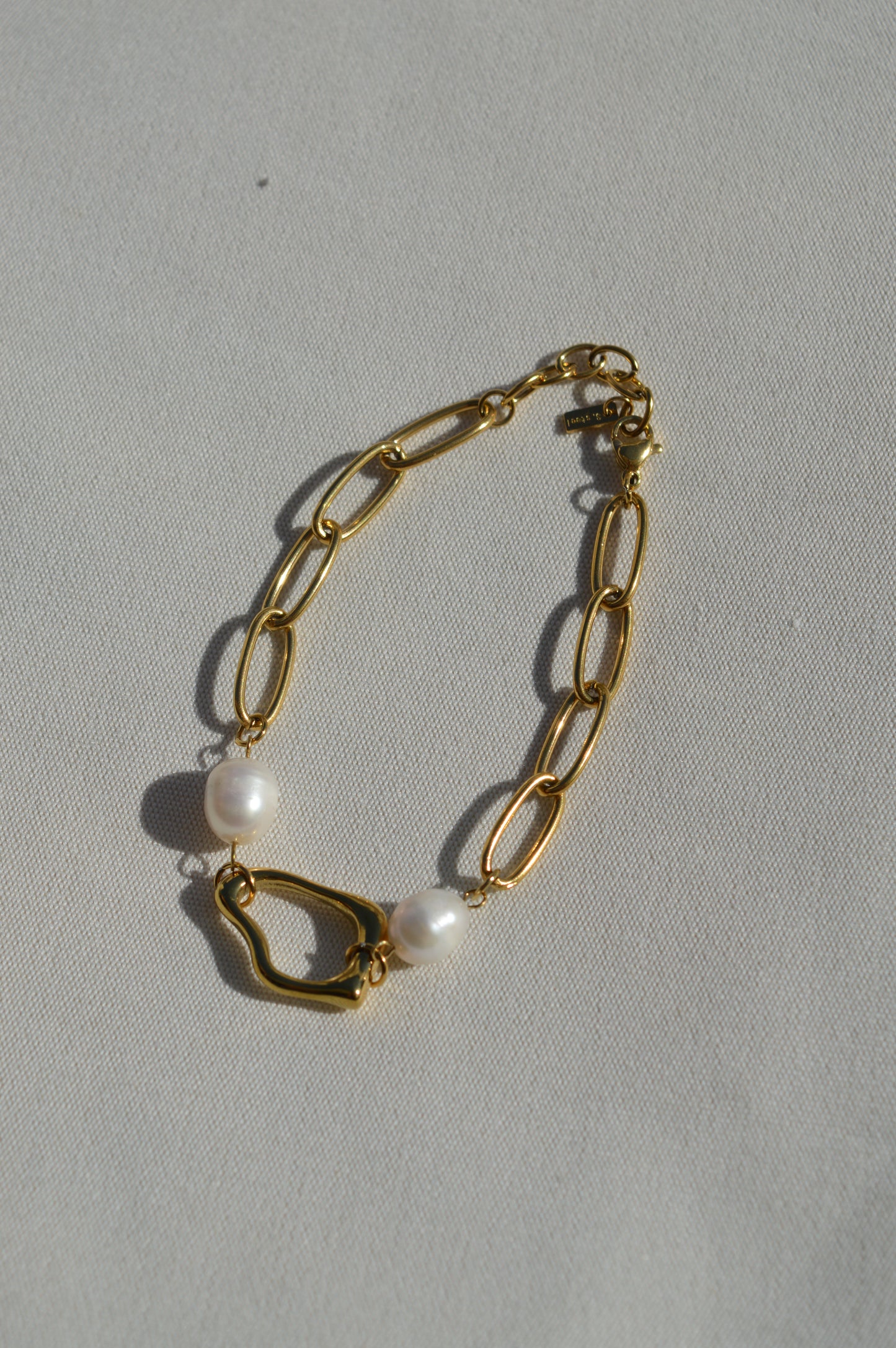 Isla Süßwasserperlen-Armband in organischem Design