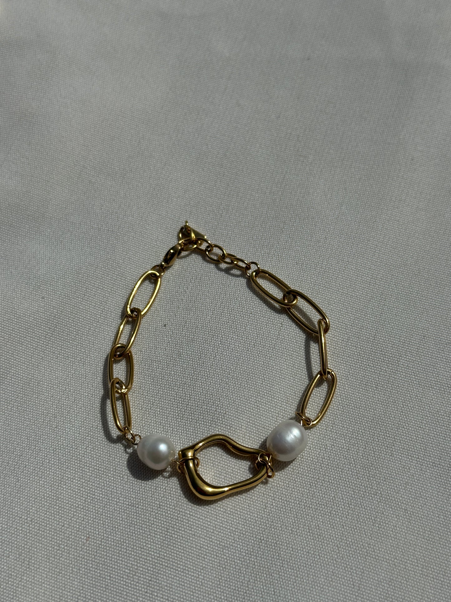 Isla Süßwasserperlen-Armband in organischem Design