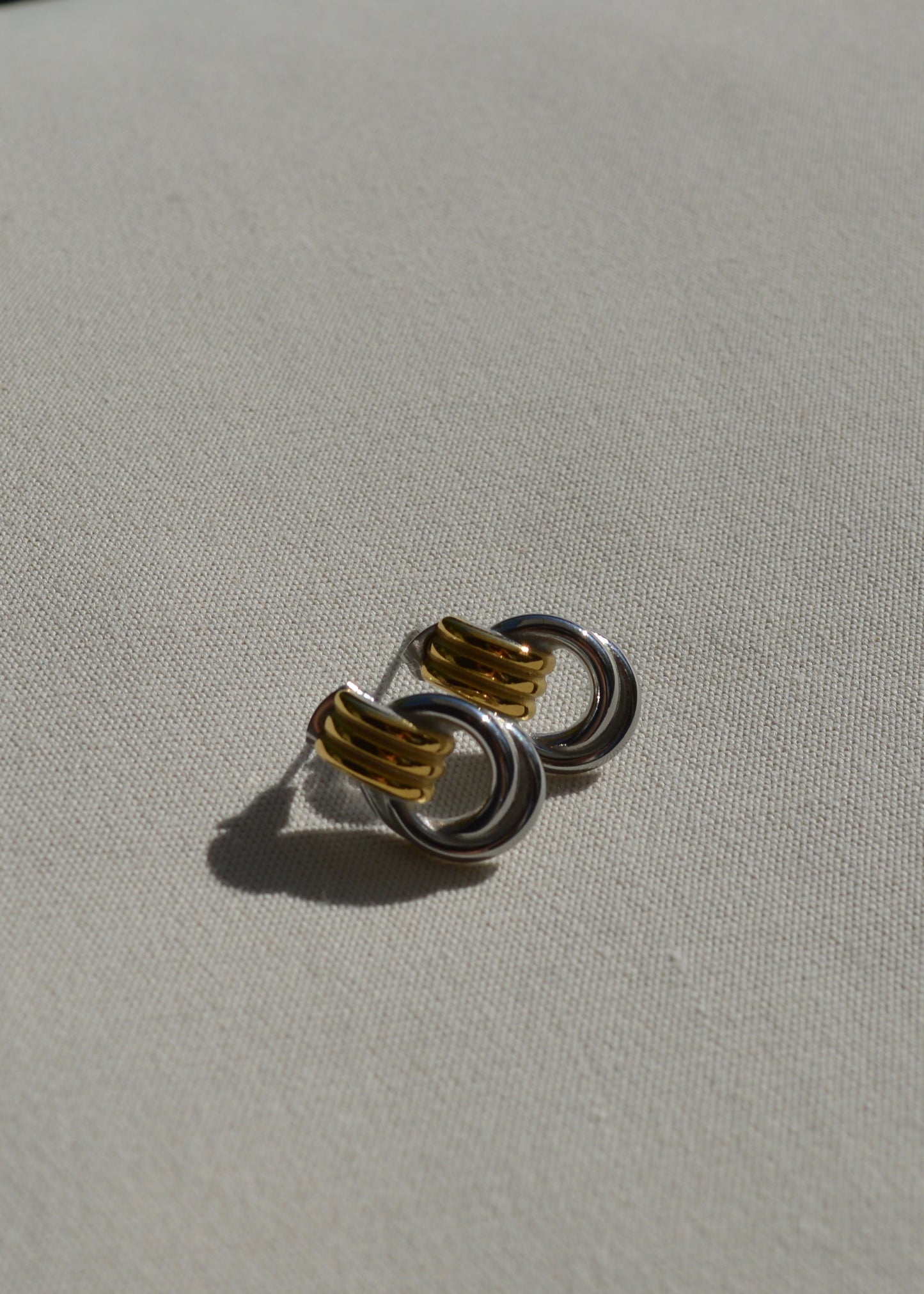 Vira Studs Ohrringe | Gold & Silber