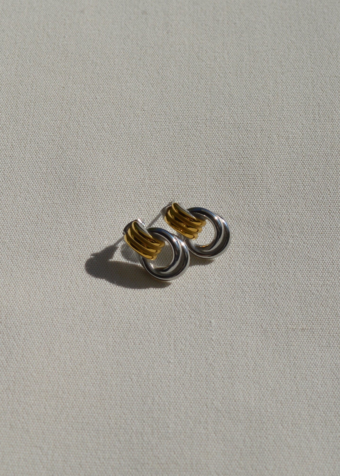 Vira Studs Ohrringe | Gold & Silber