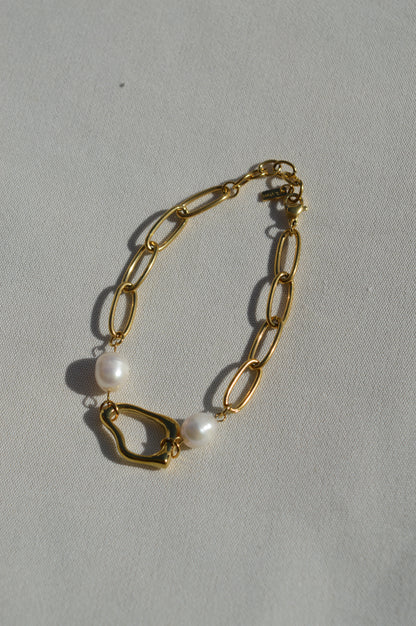 Isla Süßwasserperlen-Armband in organischem Design